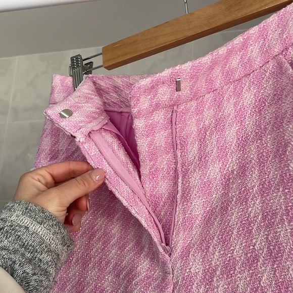 Pink shorts! - Picture 2 of 3